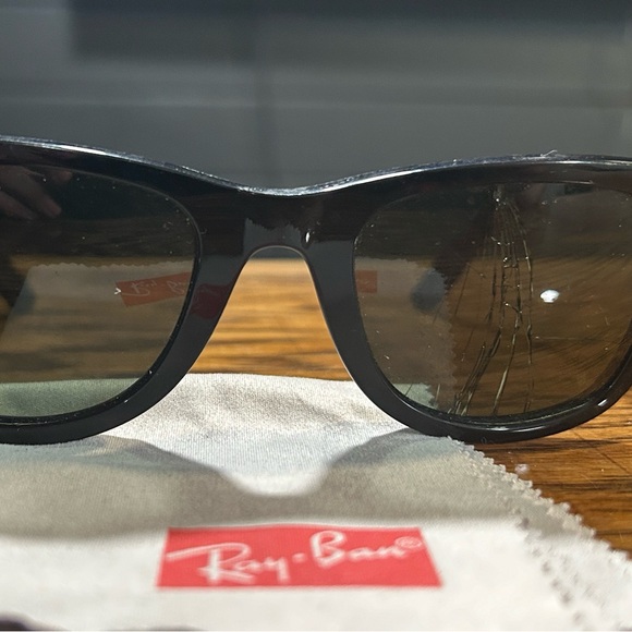 Men’s Classic Ray-Ban Wayfarers - Picture 7 of 7